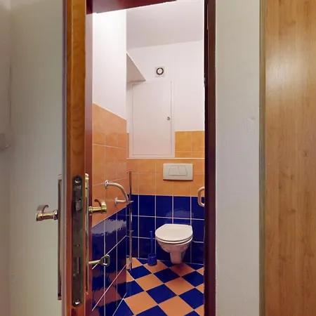 Revolučná Apartman Kiszucaújhely