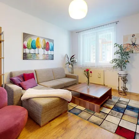 Revolučná Apartman *
